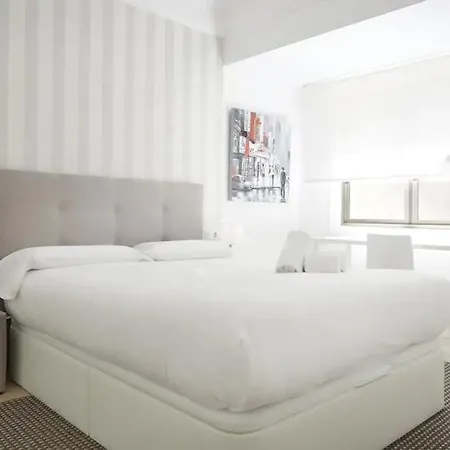 Reformado Junto A La Playa De La Concha En Donostia-san Sebastian - Marina 4 Apartment *