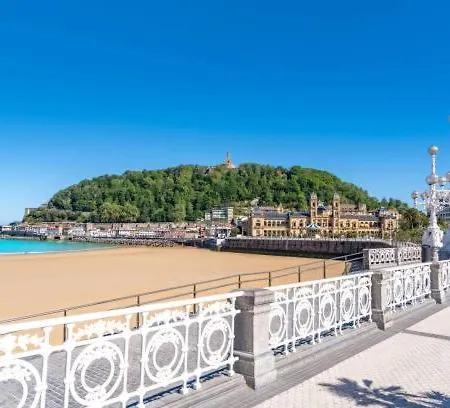 Marina Confort -kontxa Beach-